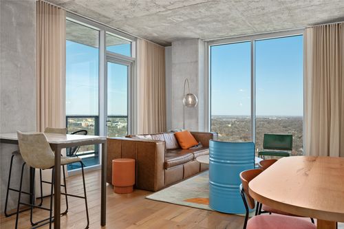 2204-48 East Avenue, Austin, TX, 78701 | Card Image