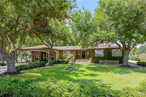 2828 E Mile 8 1/2 N, Donna, TX, 78537-8268 | Card Image