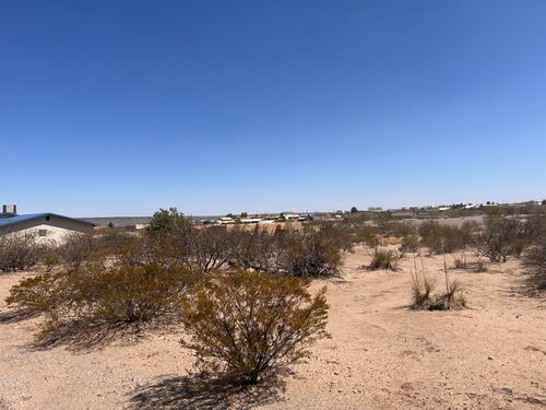 204 Olympic St, Elephant Butte, NM, 87935-1890 | Card Image