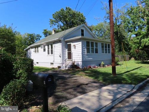 9 Frazier St, BURLINGTON, NJ, 08016-1021 | Card Image