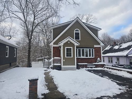 7 Central St, Saugus, MA, 01906-1207 | Card Image