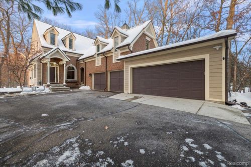 3412 Timberlake Dr, Commerce Twp, MI, 48390-1267 | Card Image