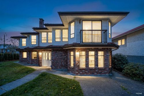 3088 School Ave, Vancouver, BC, V5R5M8 | Card Image