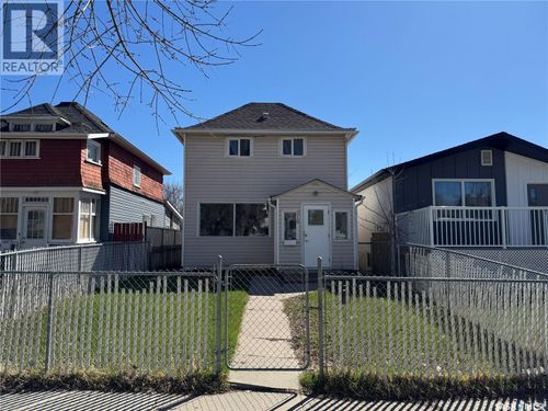 318 Av H S, Saskatoon, SK, S7M1W3 | Card Image