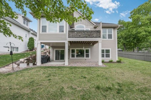 214 Byrondale Ave, Wayzata, MN, 55391-1137 | Card Image