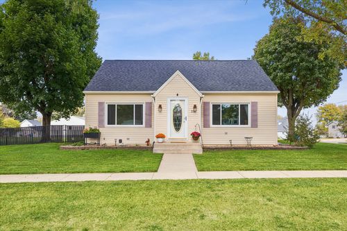 208 Grove St, Calamus, IA, 52729-7700 | Card Image