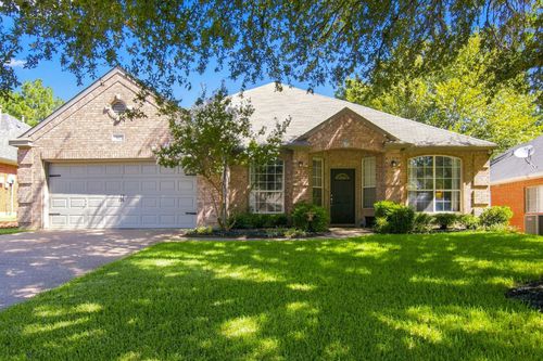 512 Coventry Dr, Grapevine, TX, 76051-8402 | Card Image