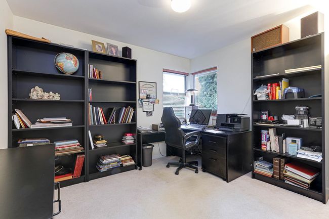 Office with carpet | Image 20