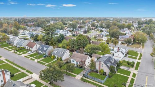 60 Underhill Ave, Oyster Bay, NY, 11771-2004 | Card Image