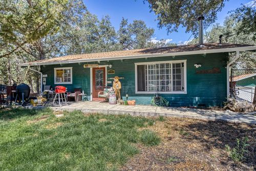 9303 Stagecoach Ln, Lower Lake, CA, 95457-9847 | Card Image