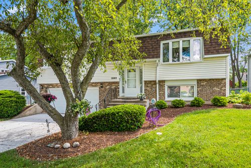 1993 Lancaster Lane, Wheaton, IL, 60189 | Card Image