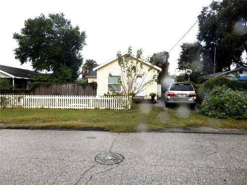 8608 N 9th St, TAMPA, FL, 33604-1706 | Card Image
