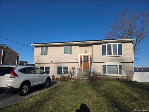 98 Andrew Ave, Islip Terrace, NY, 11752-2321 | Card Image