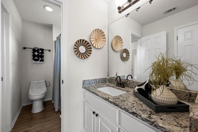 Bathroom | Image 26