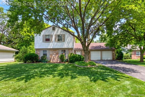 4672 Argyle Dr, Troy, MI, 48085-3706 | Card Image