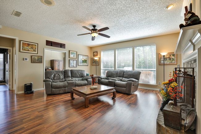 7129 Aspen Wood Trl, House other with 3 bedrooms, 3 bathrooms and null parking in Fort Worth TX | Image 12