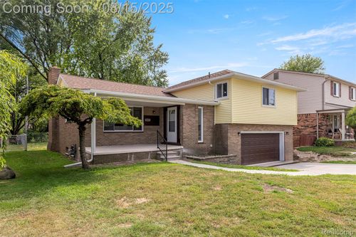 367 Shore Dr, Lincoln Park, MI, 48146-3165 | Card Image