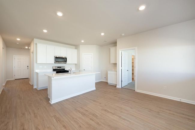 1125 E Stetson Ln, House other with 3 bedrooms, 2 bathrooms and null parking in Mustang OK | Image 6
