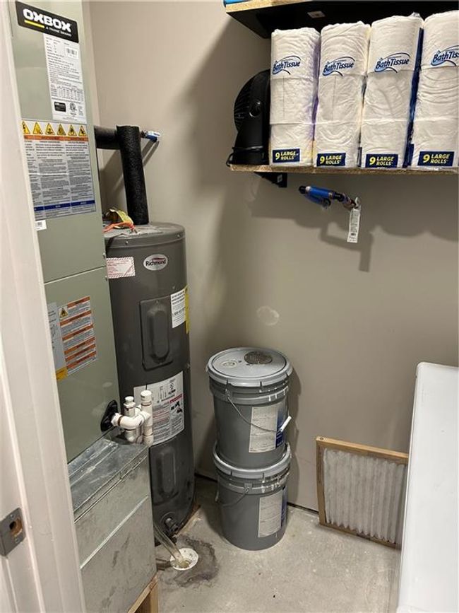 HVAC/utility room | Image 27