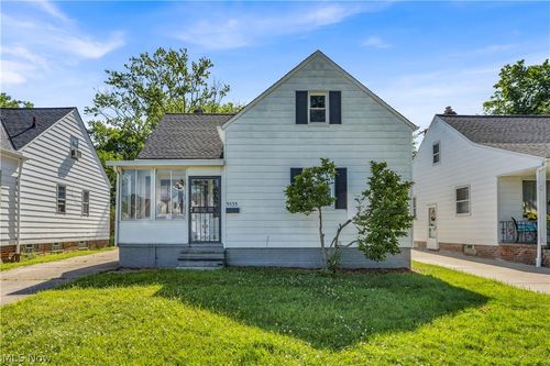 5535 Oakwood Ave, Maple Heights, OH, 44137-2333 | Card Image