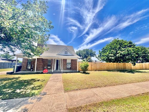 2006 Toulon Ln, Carrollton, TX, 75007-2203 | Card Image