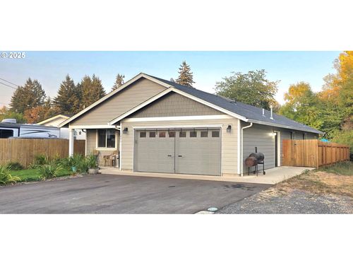 1651 13th Ave, Sweet Home, OR, 97386-1030 | Card Image