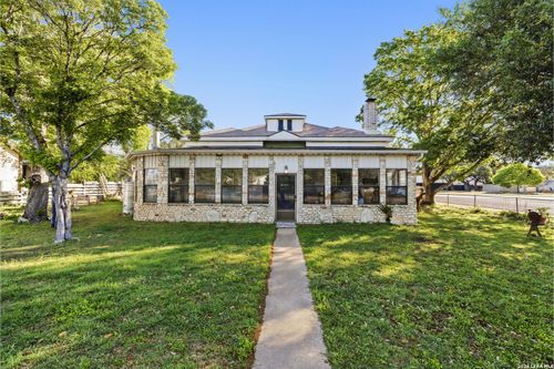 1028 Jefferson St, Kerrville, TX, 78028-4628 | Card Image
