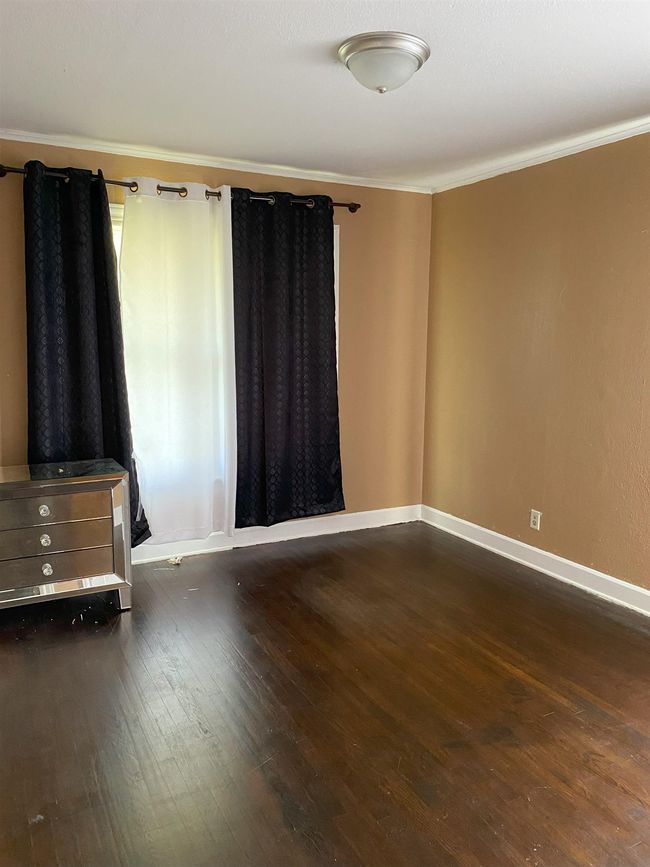 1833 11 Th St, House other with 2 bedrooms, 1 bathrooms and null parking in Port Arthur TX | Image 4