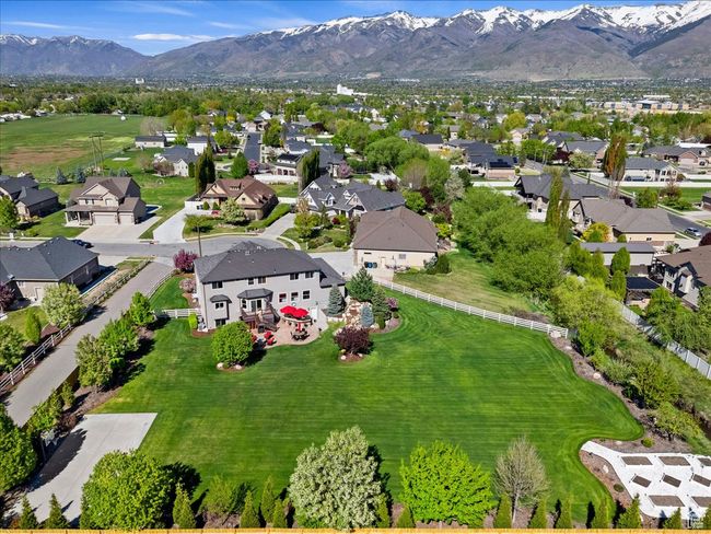 Birds eye view of property featuring a residential view and a mountain view | Image 60