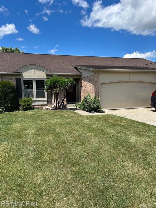 334-43719 Hartford Dr, Clinton Township, MI, 48038-1040 | Card Image