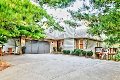 2794 Tower Site Dr Ne, Solon, IA, 52333-9567 | Card Image