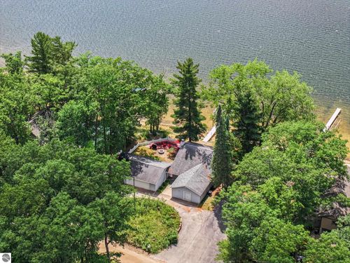 310 S Oak Dr, Lake City, MI, 49651-8051 | Card Image