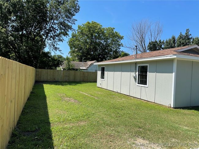 Back yard | Image 15