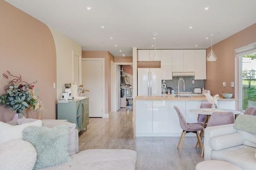 1-622 Farnham Rd, Gibsons, BC, V0N1V8 | Card Image