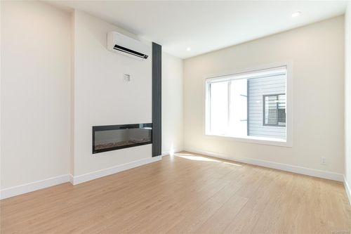 304-924 Jenkins Ave, Langford, BC, V9B2N7 | Card Image