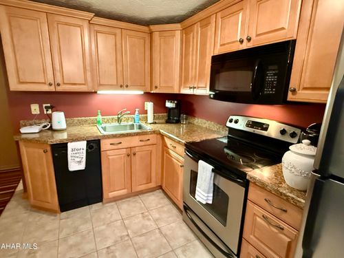 143 E Valley Point Ln, Claysburg, PA, 16625 | Card Image