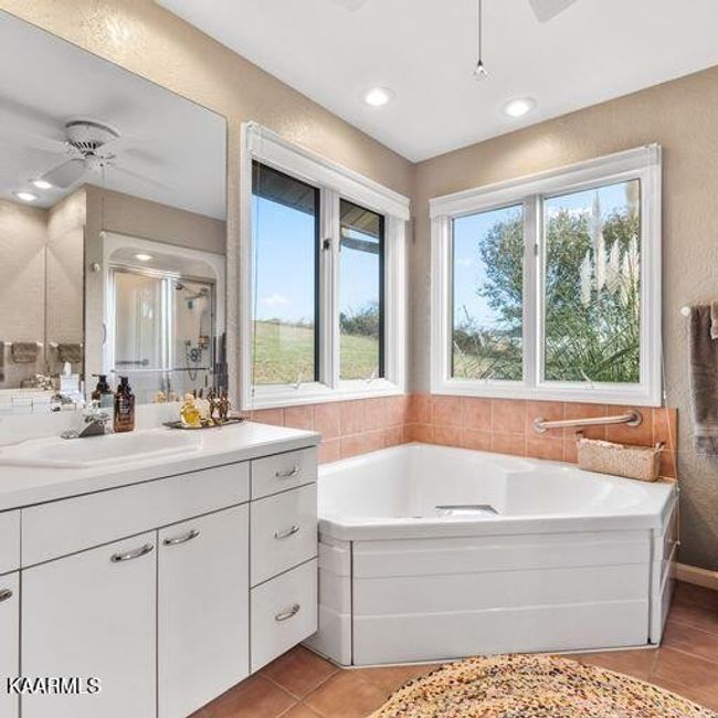 2020 Ranch Rd, House other with 3 bedrooms, 3 bathrooms and 2 parking in Dandridge TN | Image 26