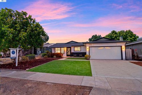 3033 Peppermint Dr, San Jose, CA, 95148-2033 | Card Image