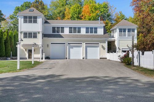 51 Pond St, Newton, NH, 03858-3415 | Card Image