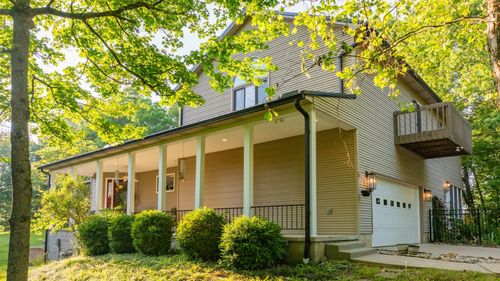 30 Farhills Dr, Athens, OH, 45701-9506 | Card Image