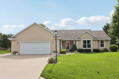 203 Woodfield Dr, Eagle, WI, 53119-2266 | Card Image