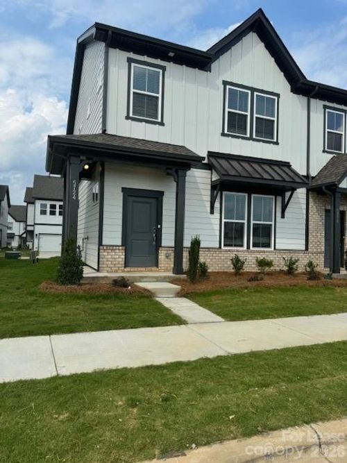 5724 Runnel Way, Harrisburg, NC, 28075 | Card Image