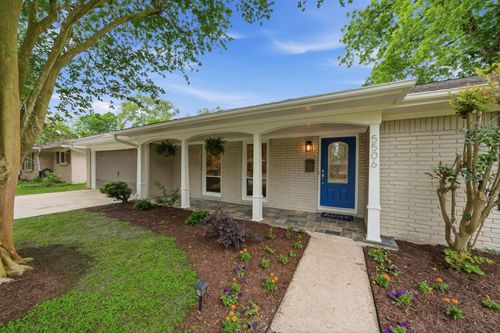 5506 Creekbend Dr, Houston, TX, 77096-5013 | Card Image