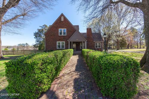 1090 Old Humboldt Rd, Jackson, TN, 38305-1751 | Card Image