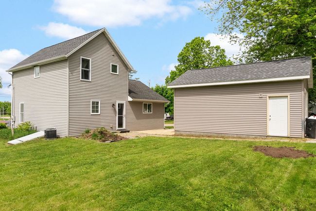 203 Weaver St, House other with 3 bedrooms, 2 bathrooms and null parking in RIDGEWAY WI | Image 7