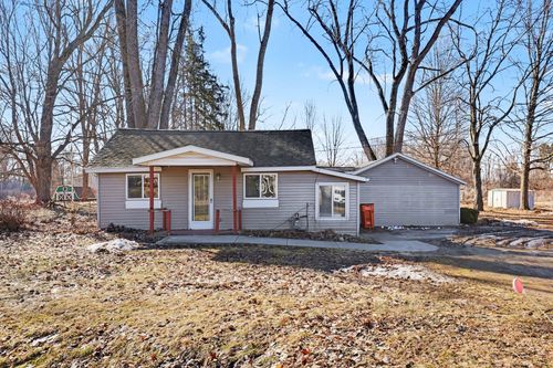 9558 Belding Rd Ne, Rockford, MI, 49341-8328 | Card Image