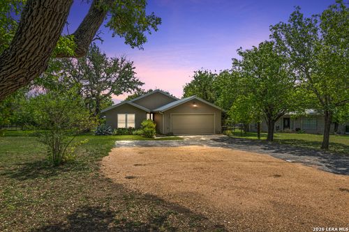 117 Woodland Blvd, Boerne, TX, 78006-8983 | Card Image
