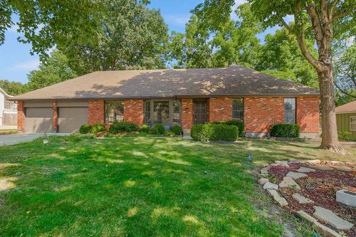 18604 E 27th St S, Independence, MO, 64057-1512 | Card Image