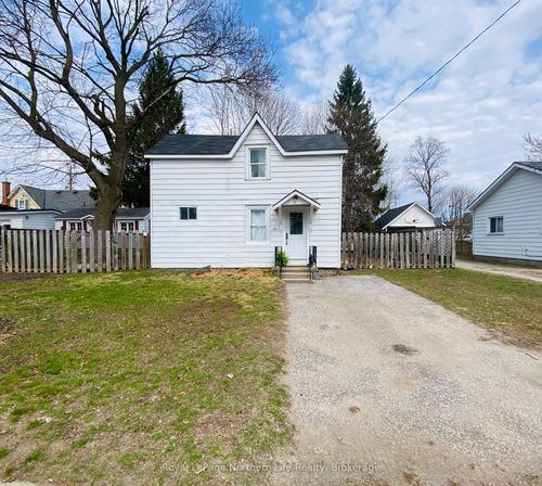 630 First Street S, Gravenhurst, ON, P1P1K1 | Card Image
