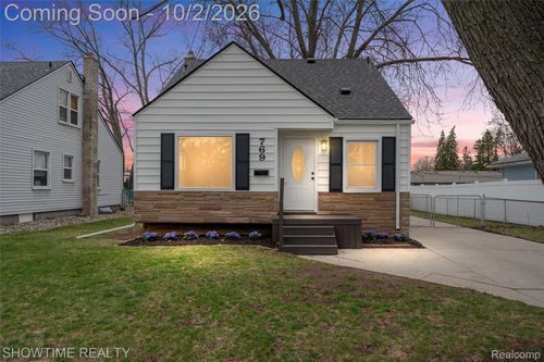 769 Coolidge Ave, Clawson, MI, 48017-1737 | Card Image
